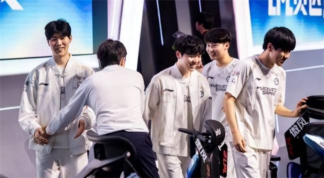 【一競(jìng)技(jì)1JingJi】LOL：LPL世(shì)界賽(sài)陪练阵容(róng)曝光(guāng)！