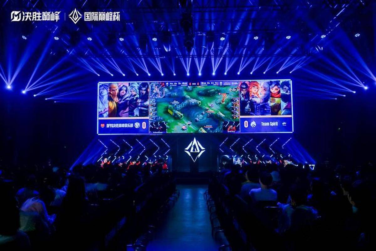 电竞盛宴:揭秘顶级电竞赛事精彩瞬间及幕后故事
