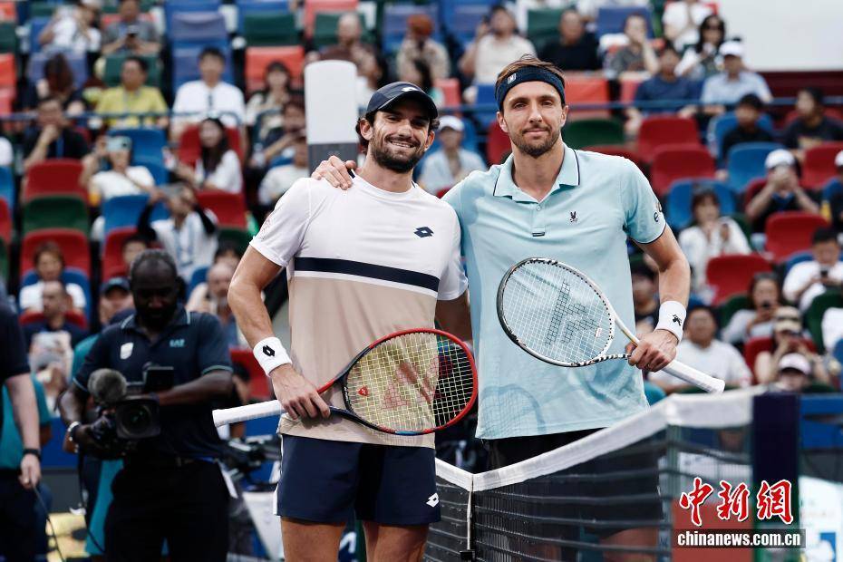 2025上海网球大师赛:瓦朗坦·瓦舍罗夺得男单冠军