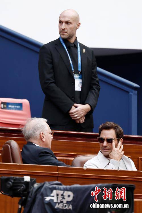 2025上海网球大师赛:瓦朗坦·瓦舍罗夺得男单冠军