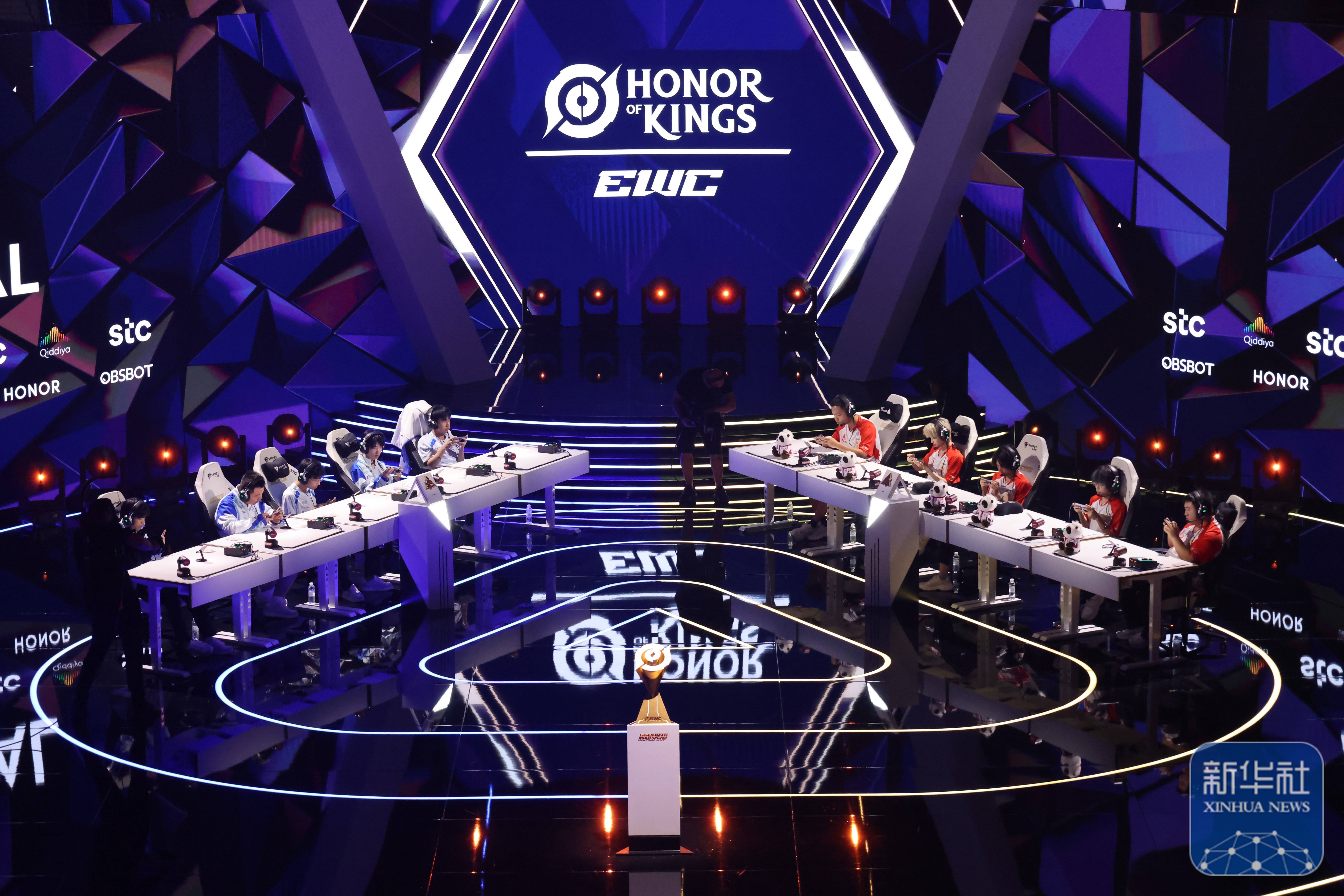 電(diàn)竞世(shì)界杯丨中國(guó)AG.AL战隊(duì)獲(huò)得(dé)王者荣耀(yào)冠(guān)军