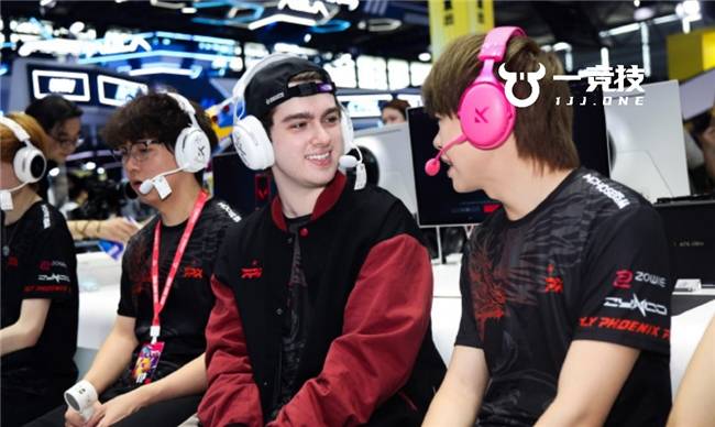 无畏契約(yuē)：autumn将离开FPX，战队可(kě)能分(fēn)崩离析(xī)