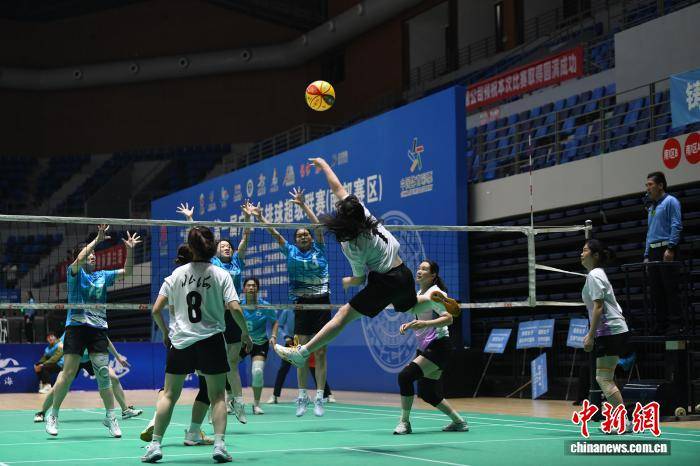 “铜鼓杯”第一届广西气排球超级联赛(南部赛区)开赛